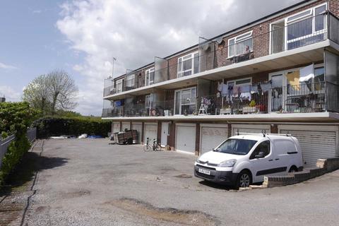 1 bedroom flat for sale - St  Georges Avenue, Dovercourt
