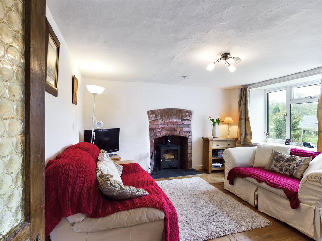 Llangarron, RossonWye, Herefordshire, HR9 4 bed detached house for