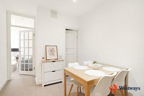 Studio to rent, Arthur Court, Queensway, Bayswater W2