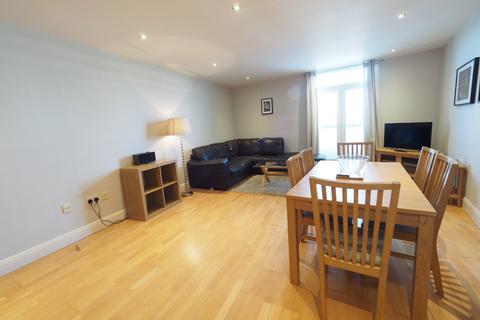 1 bedroom apartment to rent - Clarence Street, Staines-upon-Thames TW18