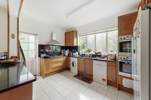 27 Foscote Road, London, NW4 3SE