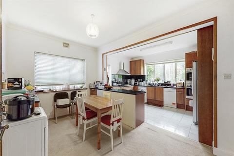 27 Foscote Road, London, NW4 3SE