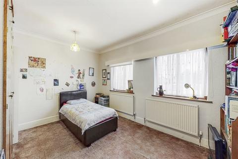27 Foscote Road, London, NW4 3SE