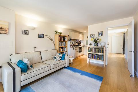 8, Kitchener House Ashmore Road, London, SE18 4AT