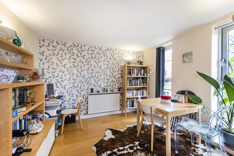 8, Kitchener House Ashmore Road, London, SE18 4AT