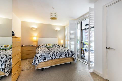8, Kitchener House Ashmore Road, London, SE18 4AT