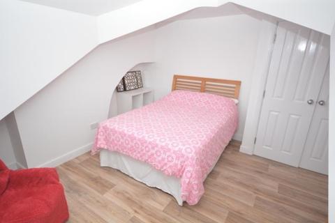 2 bedroom apartment to rent - Rocky Lane, Heswall, Wirral, CH60