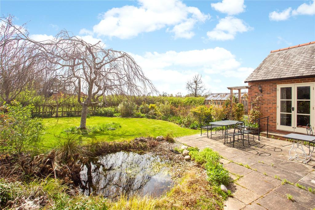 Lime Street, Eldersfield, Gloucester... 3 bed bungalow £675,000
