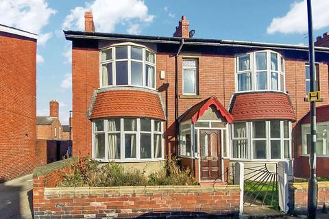 3 bedroom terraced house for sale - Lindisfarne Terrace, North Shields, Tyne and Wear, NE30 2BX