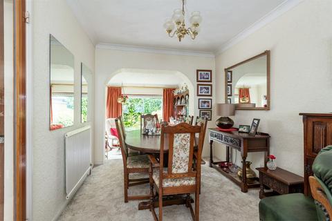 4 bedroom semi-detached house for sale, Ringwood Close Rainham