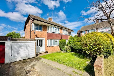 4 bedroom semi-detached house for sale, Ringwood Close Rainham