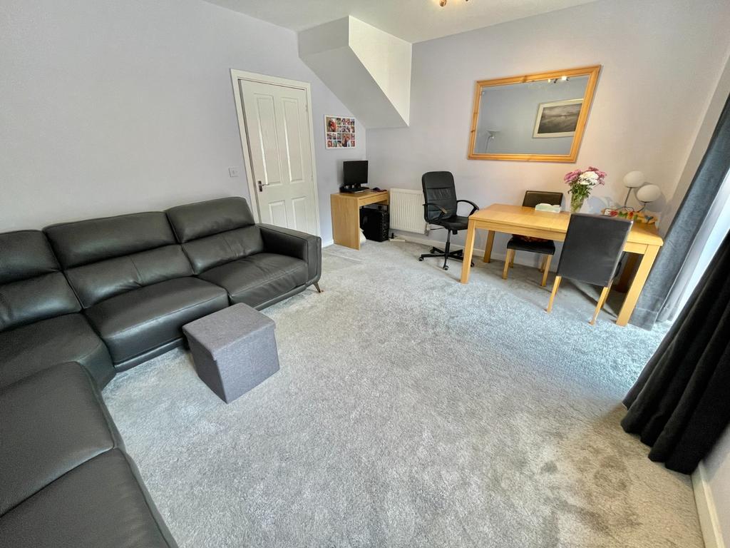 Kipling Drive, Melton Mowbray, LE13 4 bed semidetached house £260,000