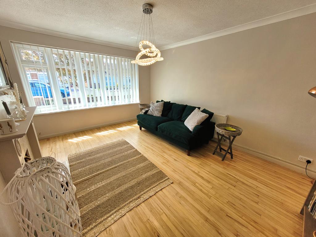 GLYNSTELL ROAD, NOTTAGE, PORTHCAWL... 4 bed semidetached bungalow £