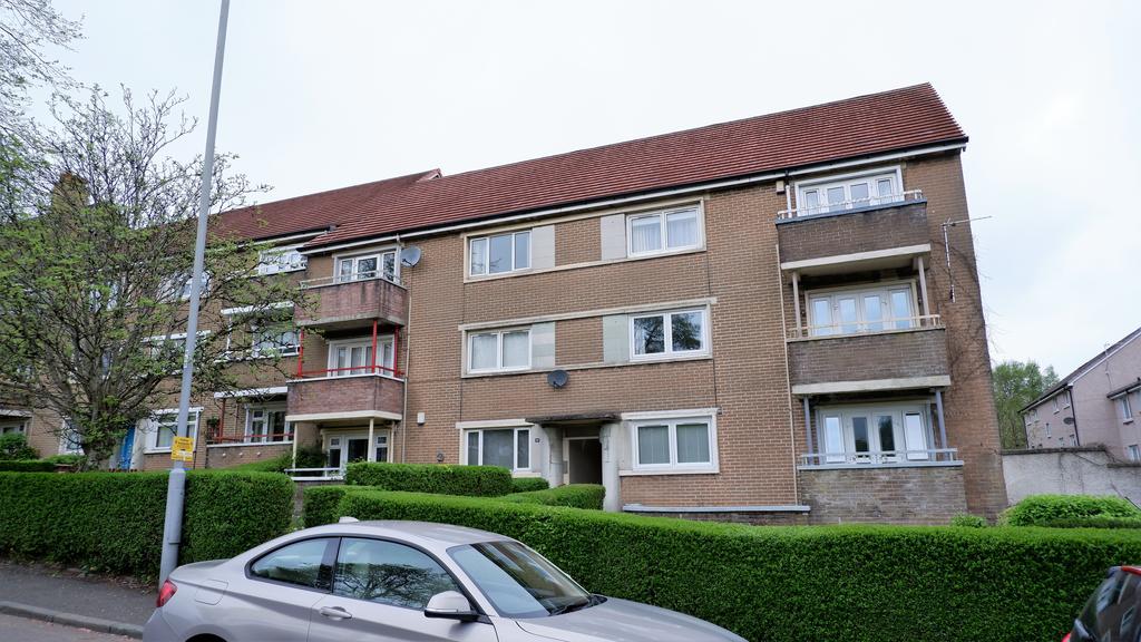 Kelburn Street, Barrhead G78 2 bed flat £80,000