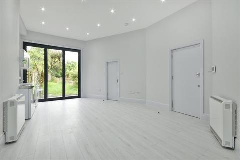 Studio to rent, Gainsborough Road, Woodside Park, N12