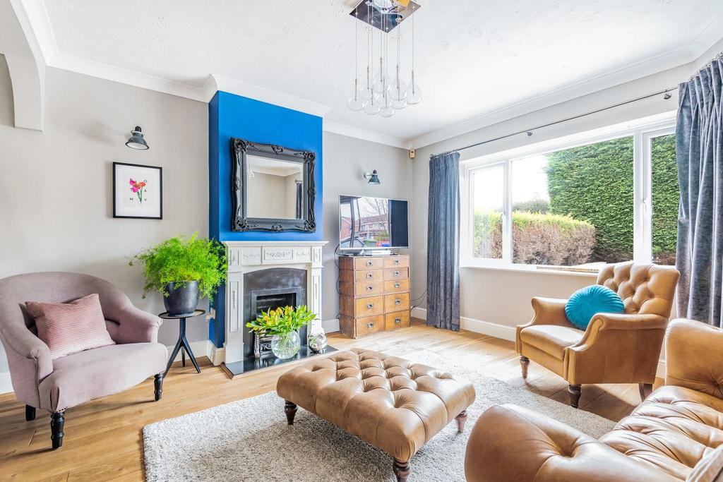 Edgebury, Chislehurst 4 bed semidetached house £825,000