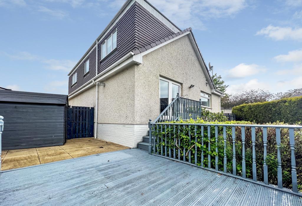 Willowbank, Larkhall, Lanarkshire 3 bed detached house £210,000