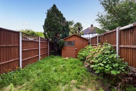 2 bedroom end of terrace house for sale - The Heathers, Stanwell, Middlesex, TW19