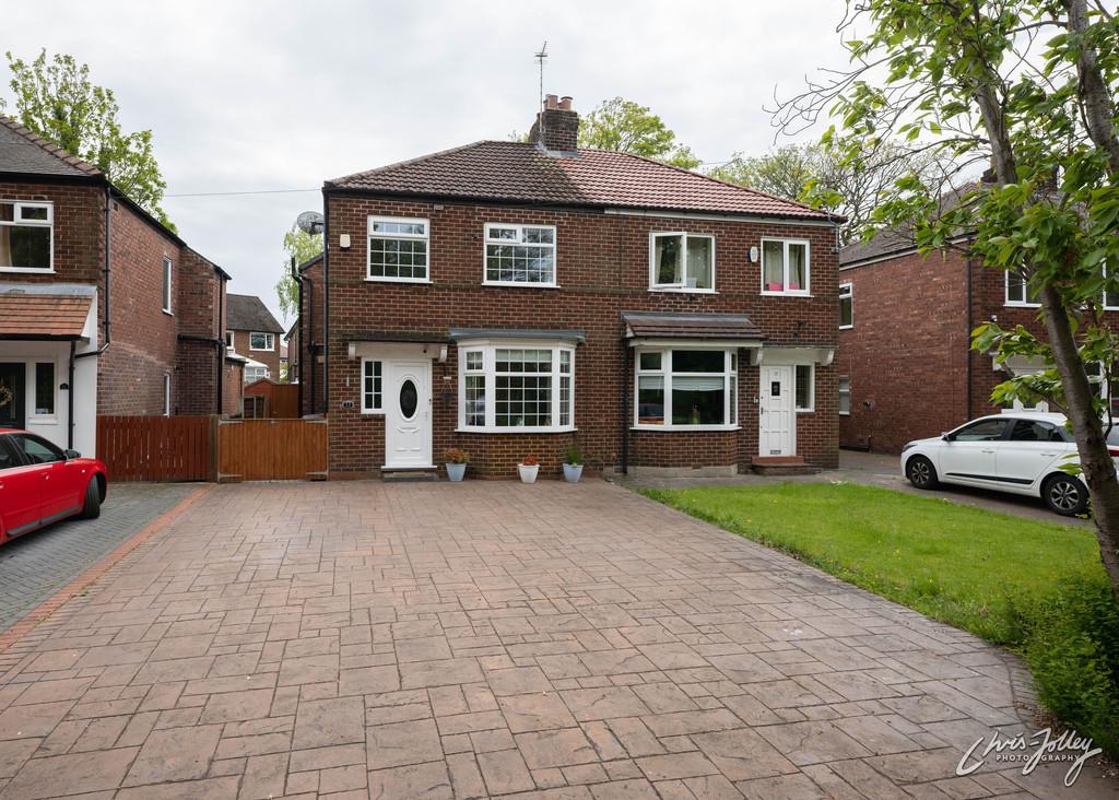 Barlows Lane South, Hazel Grove, Stockport SK7 5AJ 3 bed semidetached