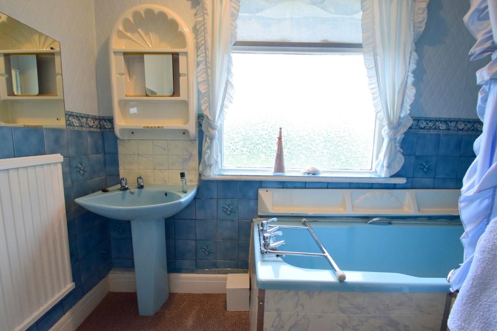 Bowham Avenue, Bridgend 3 bed semidetached house £349,950