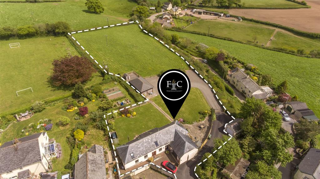 Nympton, South Molton, Devon, EX36 4 bed detached house for