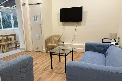 5 bedroom apartment to rent, Leinster Terrace, London W2