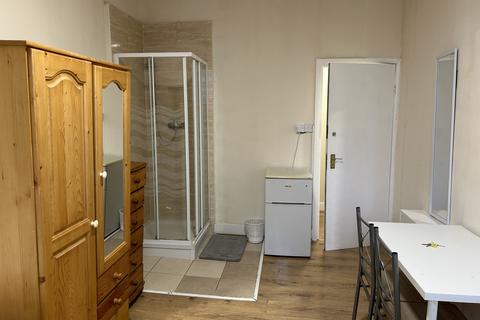 5 bedroom apartment to rent, Leinster Terrace, London W2