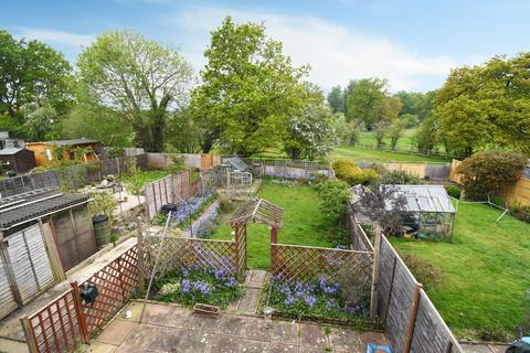 65 Birch Road, Godalming, GU7 3NU