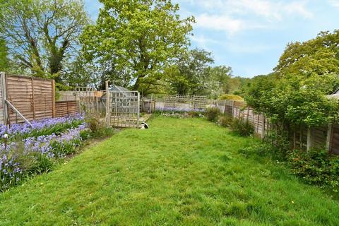 65 Birch Road, Godalming, GU7 3NU