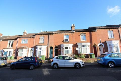 4 bedroom terraced house to rent, Forster Road