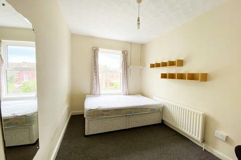 4 bedroom terraced house to rent - Forster Road