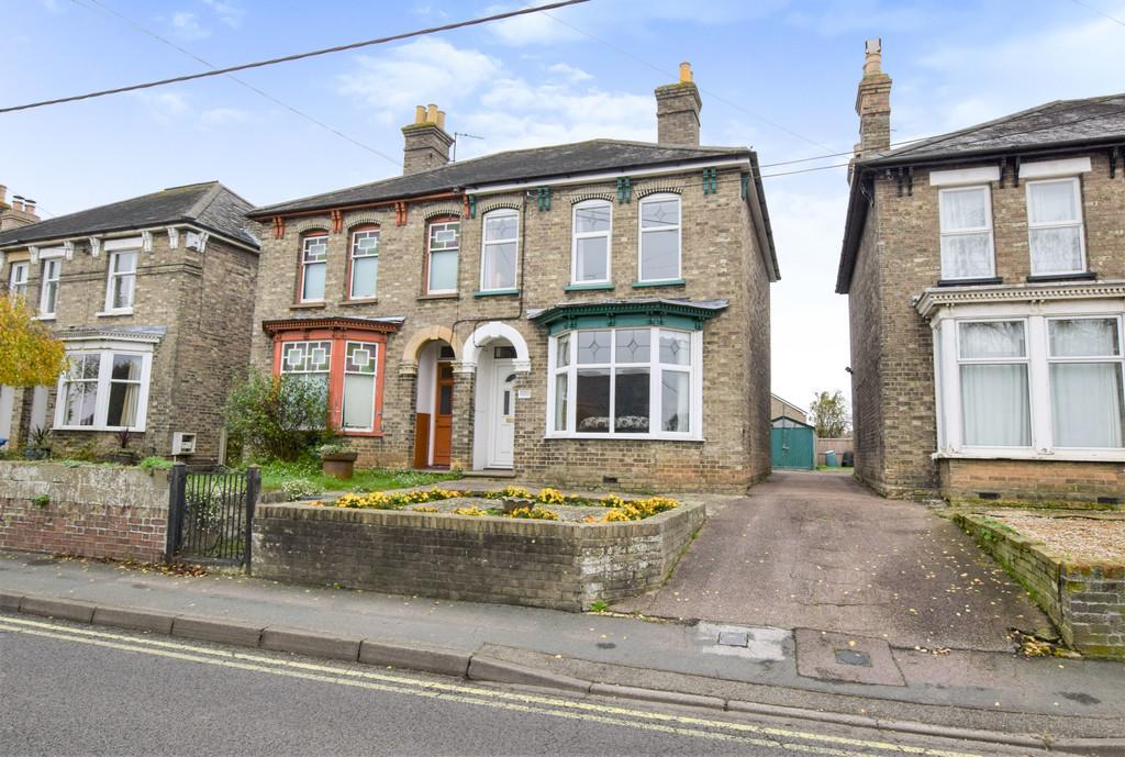 Bures Road, Great Cornard, Sudbury CO10 0EJ 3 bed semidetached house