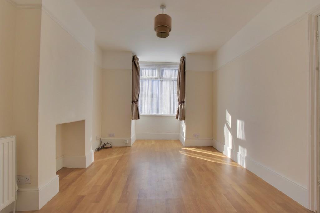 St James Road, Watford 3 bed terraced house £1,575 pcm (£363 pw)