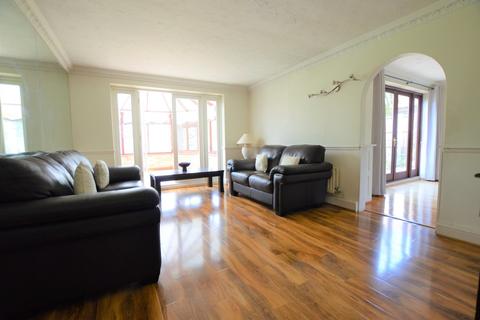 1 Honeysuckle Close, Iver, SL0 0LZ