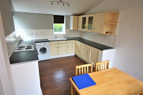 3 bedroom semi-detached house to rent, Greystoke Walk, Leicester