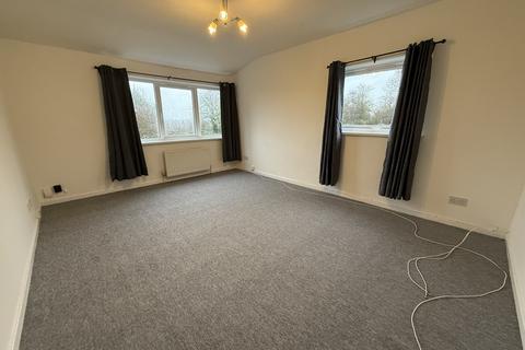 3 bedroom semi-detached house to rent, Greystoke Walk, Leicester