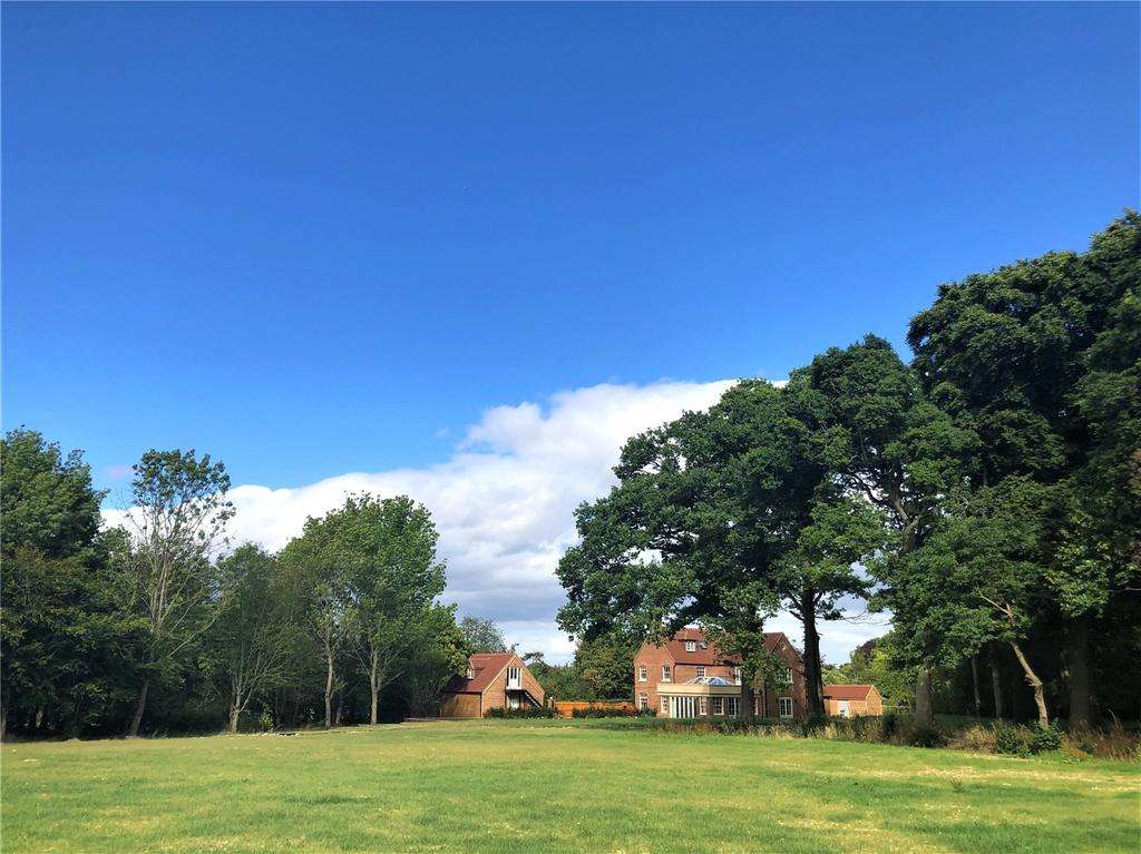 North End, Newbury, Berkshire, RG20 6 bed detached house £4,000,000