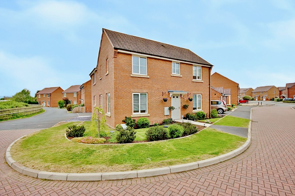Rolica Fields, Norton, Worcester, WR5 4 bed detached house £395,000