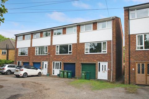 4 bedroom end of terrace house for sale - Leacroft Close, STAINES-UPON-THAMES, TW18