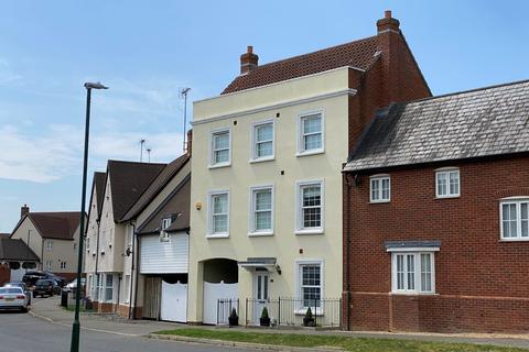 5 bedroom townhouse for sale - Abell Way, Chancellor Park, Chelmsford, CM2