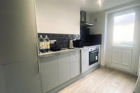 3 bedroom terraced house to rent, Caellepa, Bangor, Gwynedd, LL57