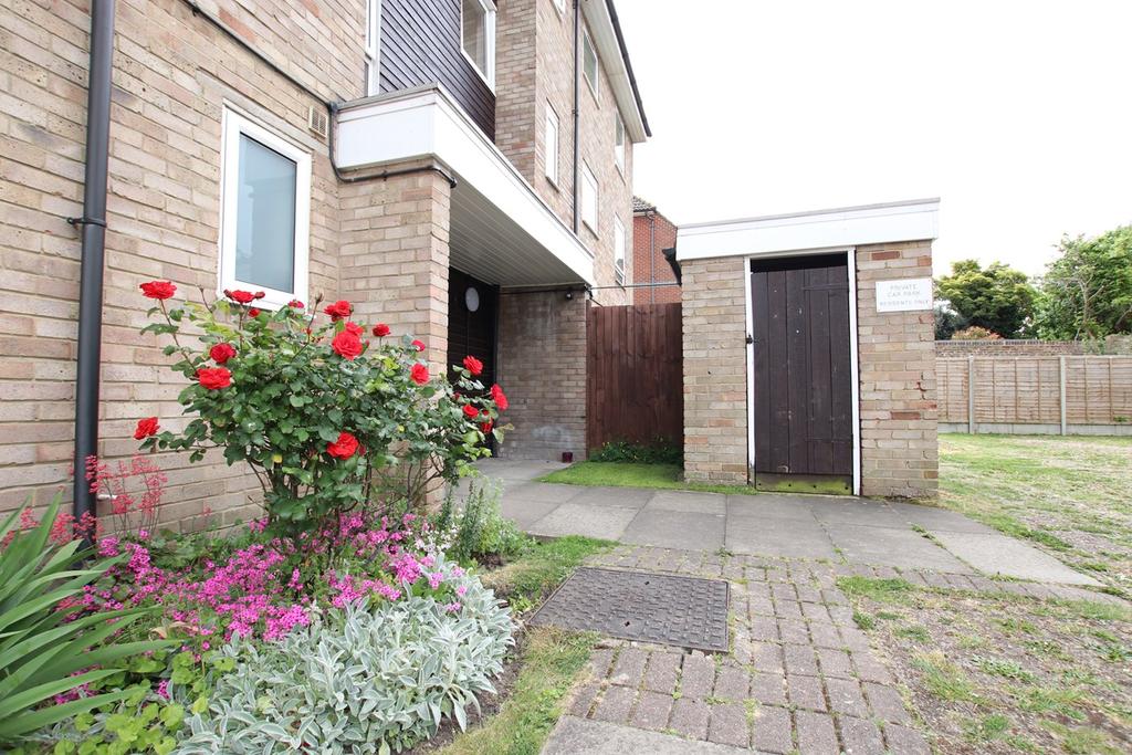 72 Bute Road, Wallington, SM6 1 bed flat £220,000
