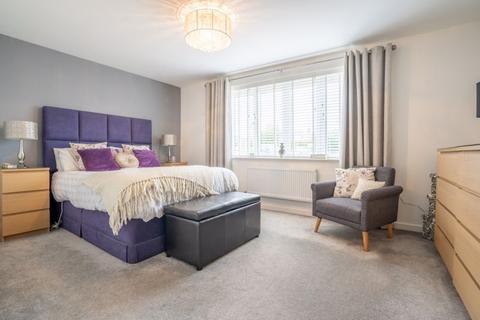 40 Cedar Crescent, Thame, OX9 2AU