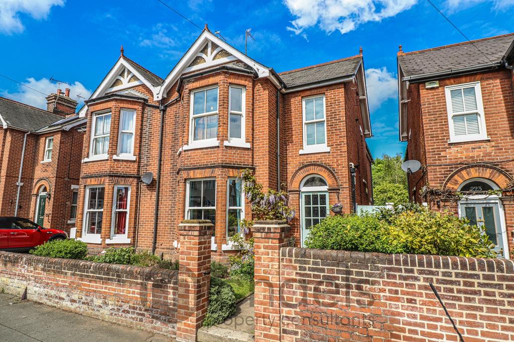 Maldon Road, Colchester, CO3 4 bed semidetached house £575,000