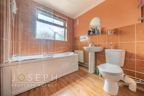 32 Phoenix Road, Ipswich, IP4 4ND