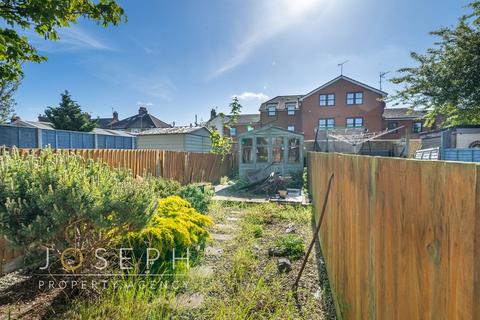 32 Phoenix Road, Ipswich, IP4 4ND