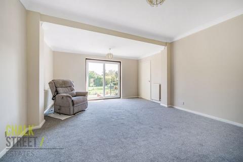 3 bedroom detached bungalow for sale, Bedford Gardens, Hornchurch, RM12