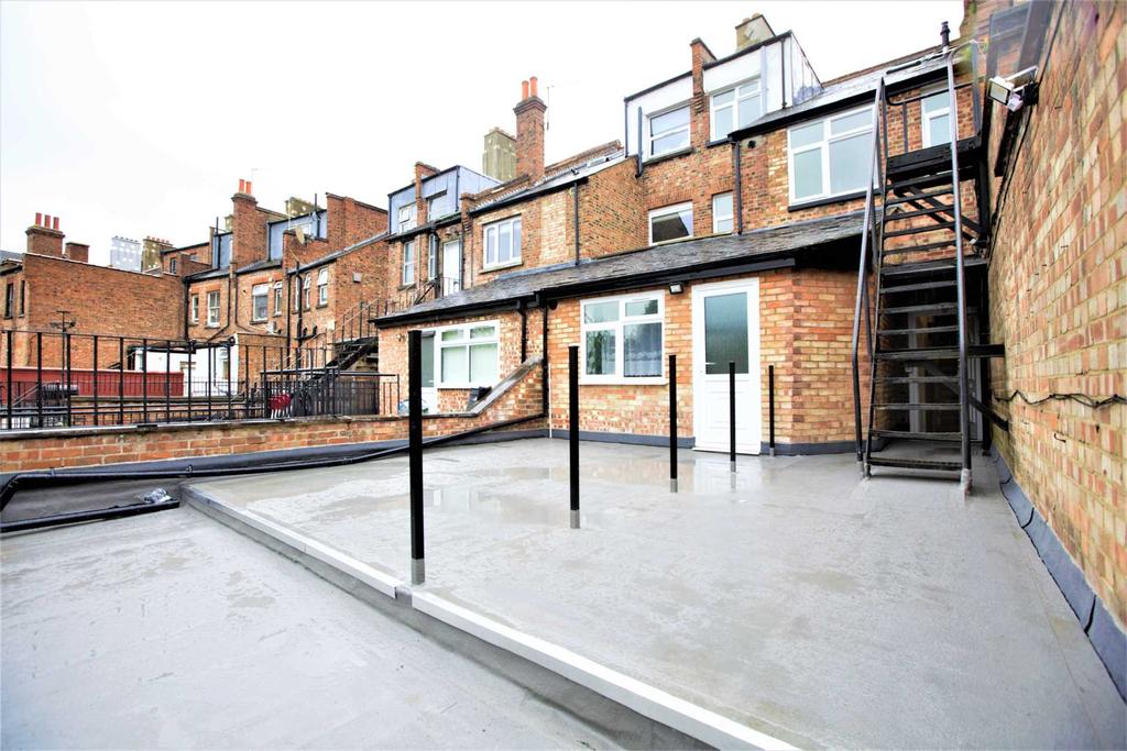 Green Lanes, Palmers Green, N13 1 bed flat £1,250 pcm (£288 pw)