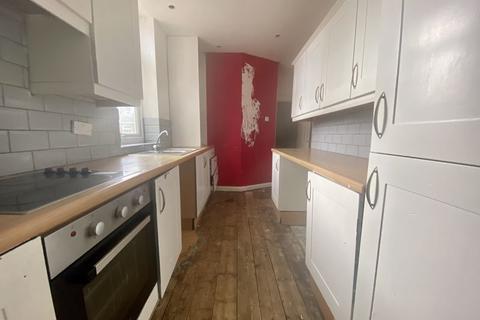 3 bedroom flat for sale - Queen Alexandra Road, North Shields