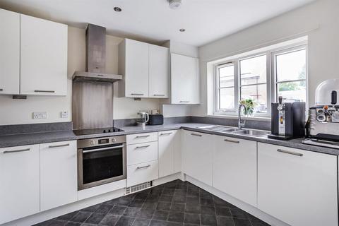 31 Bray Road, Edenbridge, TN8 6BW